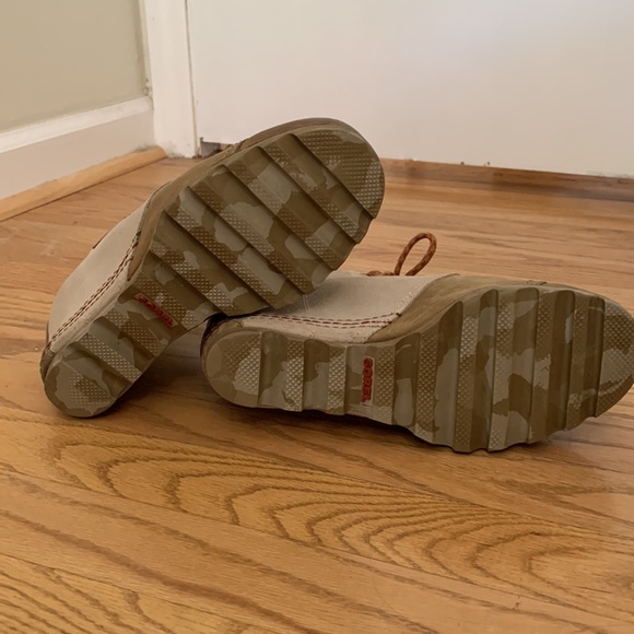 Gently worn Sorel Wedge Booties! Great treads for winter! - Picture 5 of 5